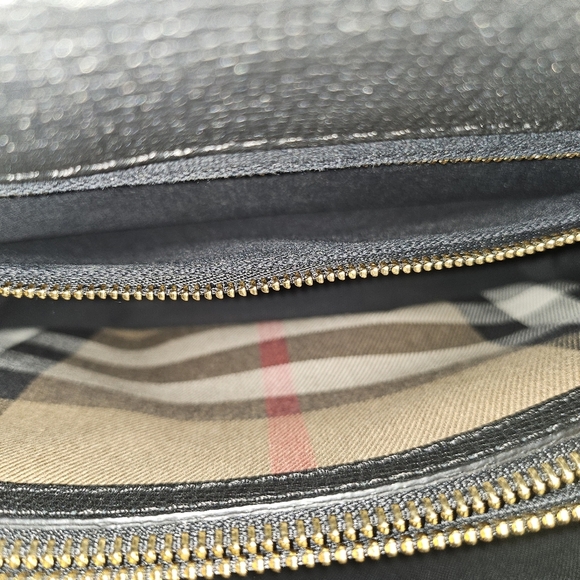 ✨ Burberry Black Leather & House Check 2-Way Shoulder/Crossbody Bag ✨ - Picture 15 of 15